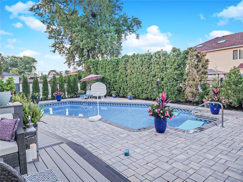 34 Burton Avenue Prince's Bay Staten Island NY 10309