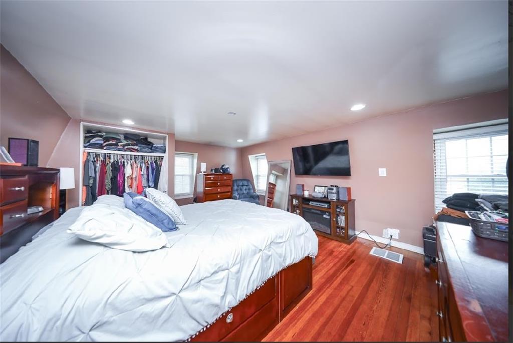28 Trinity Place West Brighton Staten Island NY 10310