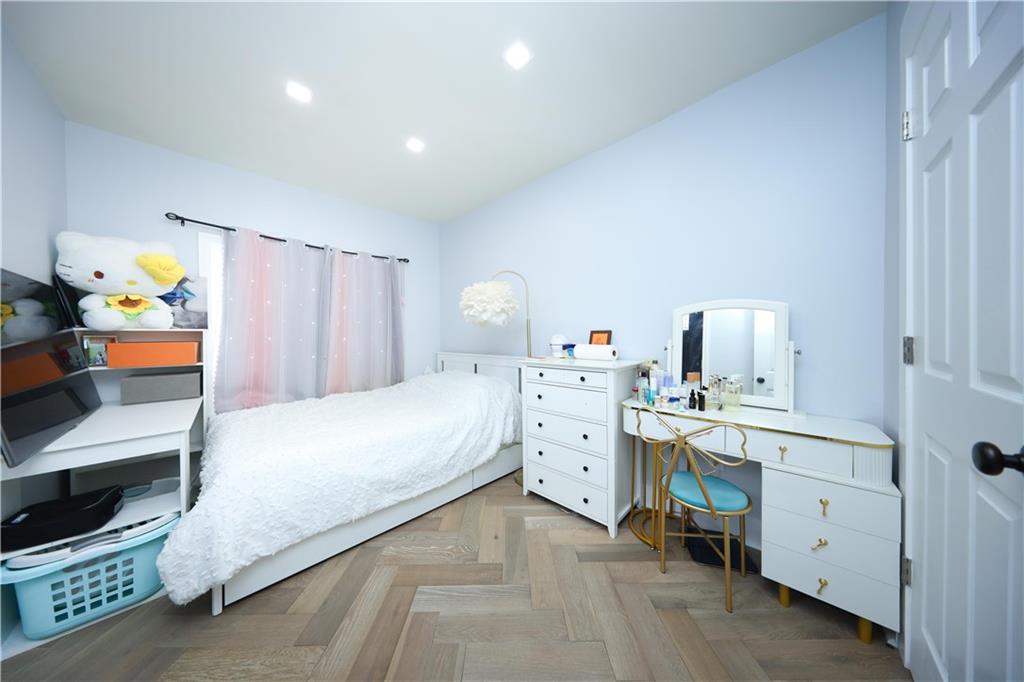 4 Lake Avenue Sheepshead Bay Brooklyn NY 11235