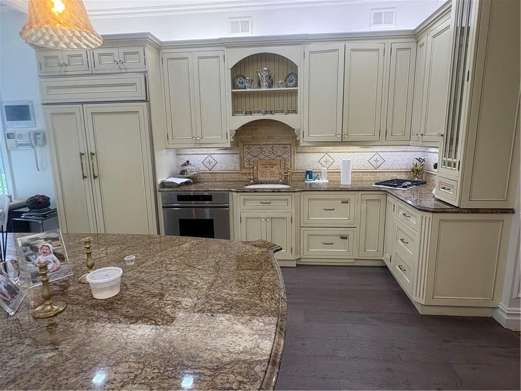 924 51st Street Borough Park Brooklyn NY 11219