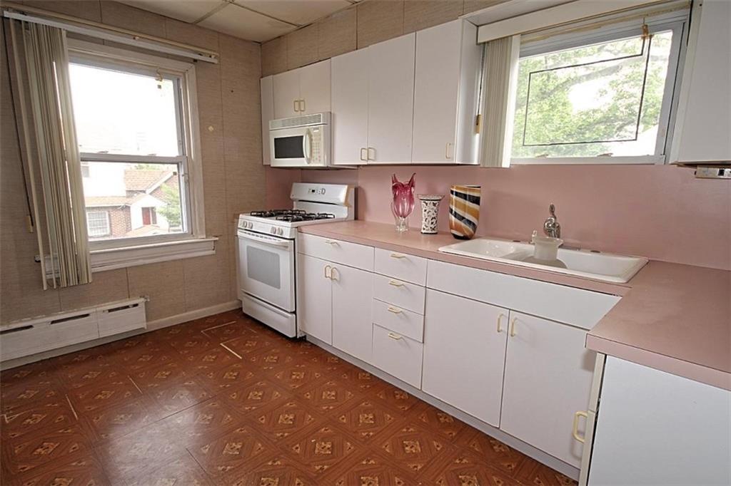 222 Ocean View Avenue Brighton Beach Brooklyn NY 00000