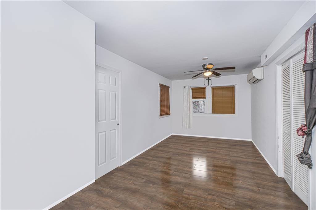 47 Center Place Oakwood Staten Island NY 10306