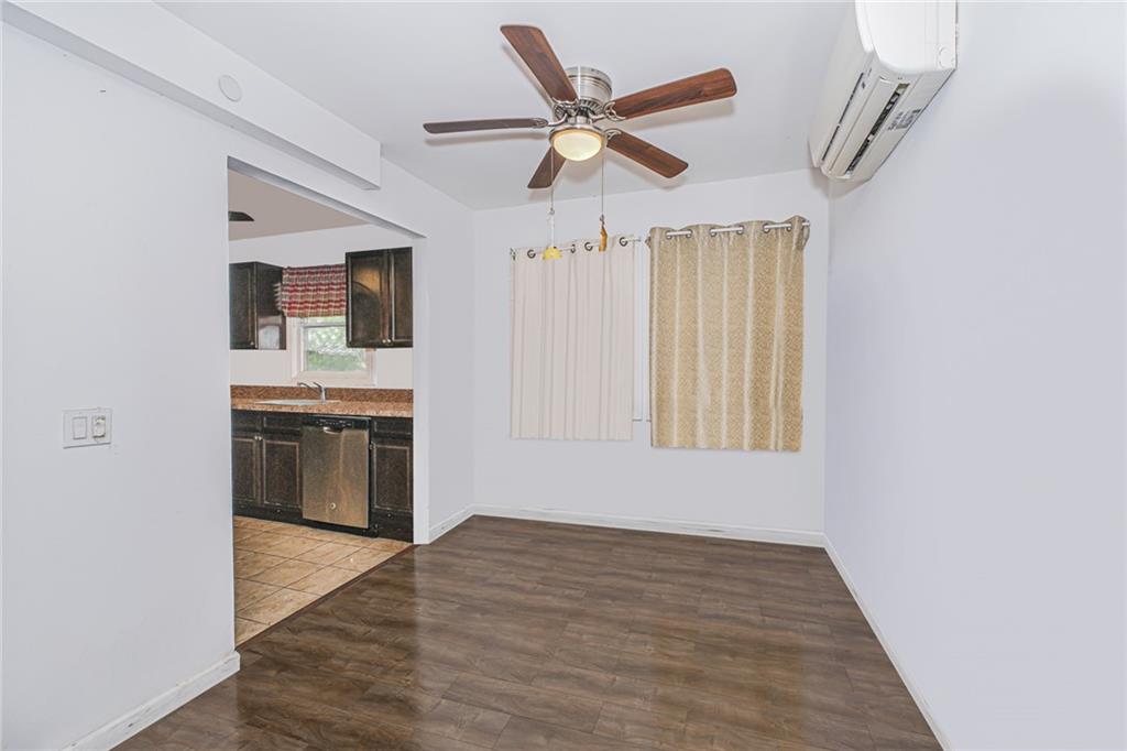 47 Center Place Oakwood Staten Island NY 10306