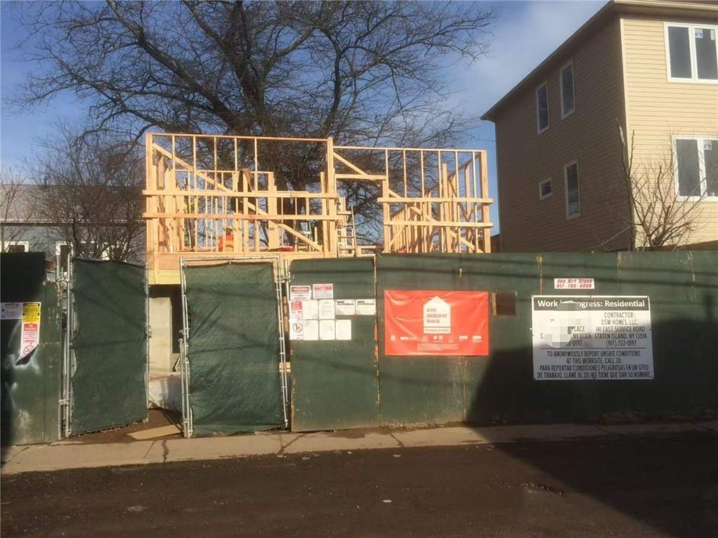 47 Center Place Oakwood Staten Island NY 10306