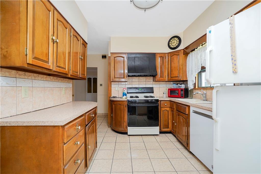 2424 West 3rd Street Gravesend Brooklyn NY 11223