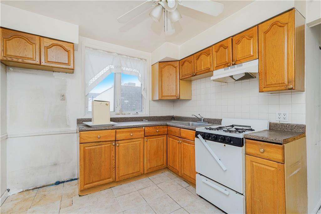 2424 West 3rd Street Gravesend Brooklyn NY 11223