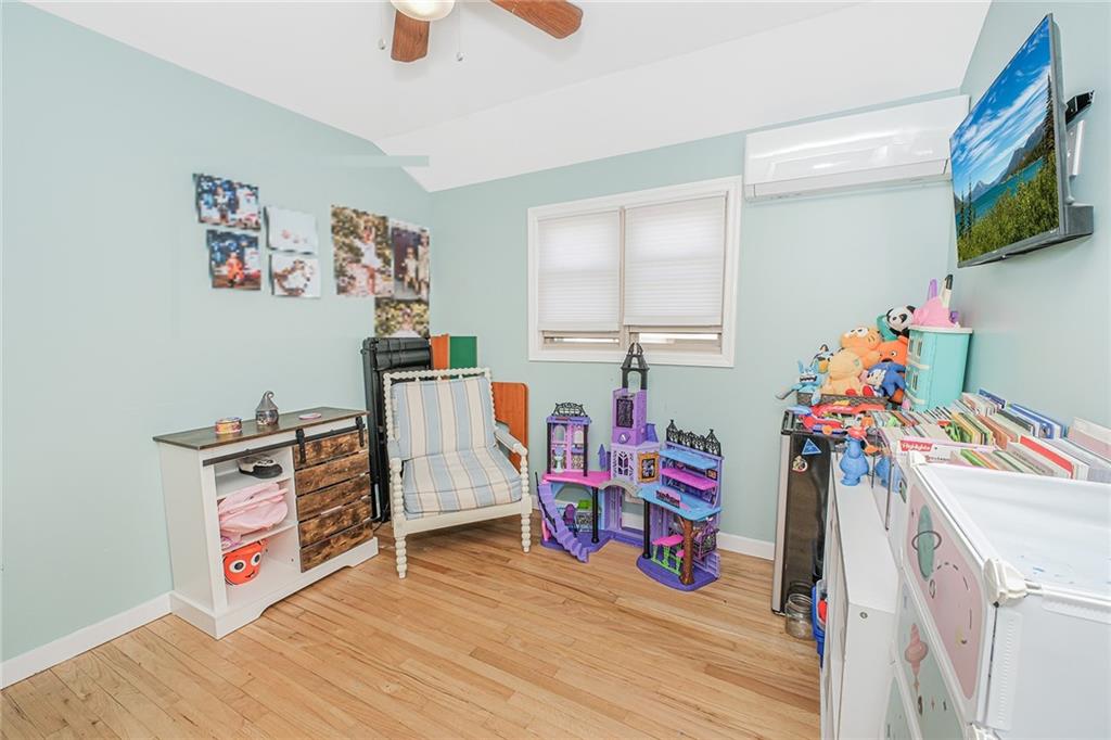 4 Lisa Lane Huguenot Staten Island NY 10312