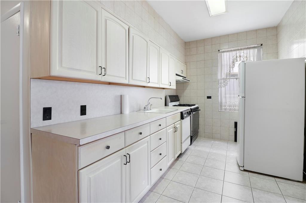 1548 West 8th Street Bensonhurst Brooklyn NY 11204