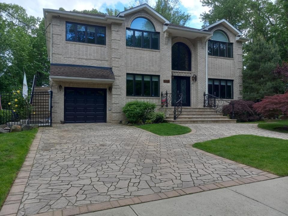 476 Hargold Avenue Pleasant Plains Staten Island NY 10309