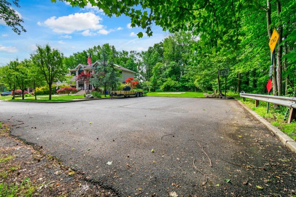 476 Hargold Avenue Pleasant Plains Staten Island NY 10309