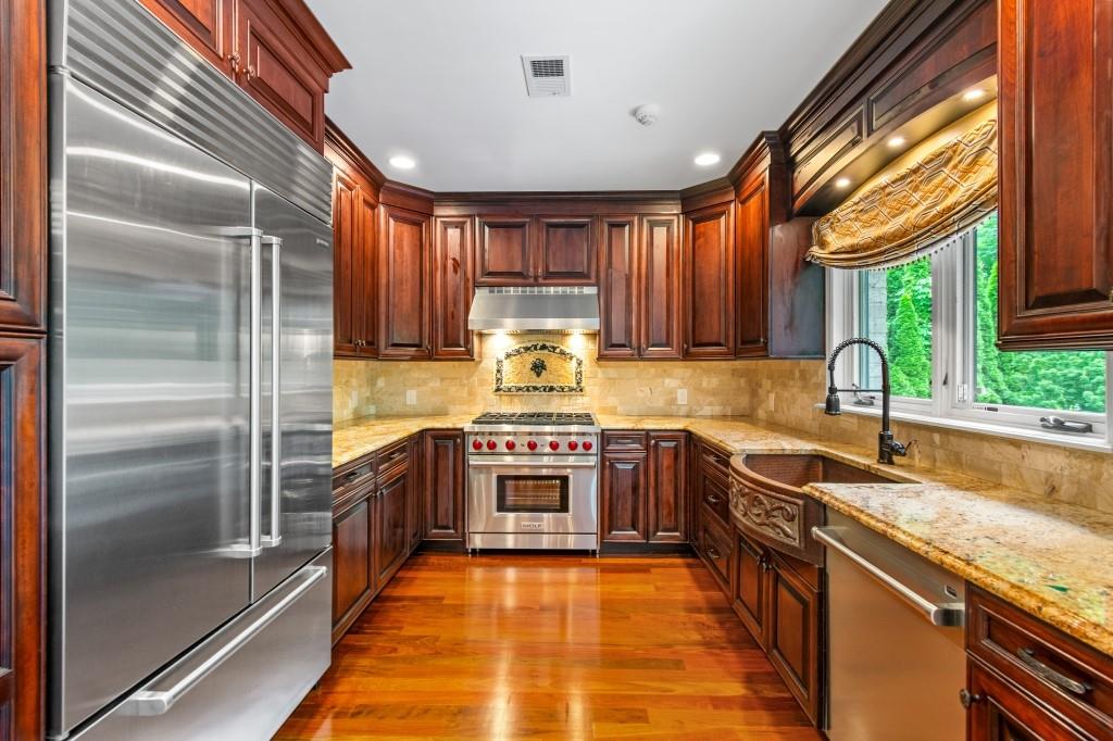476 Hargold Avenue Pleasant Plains Staten Island NY 10309