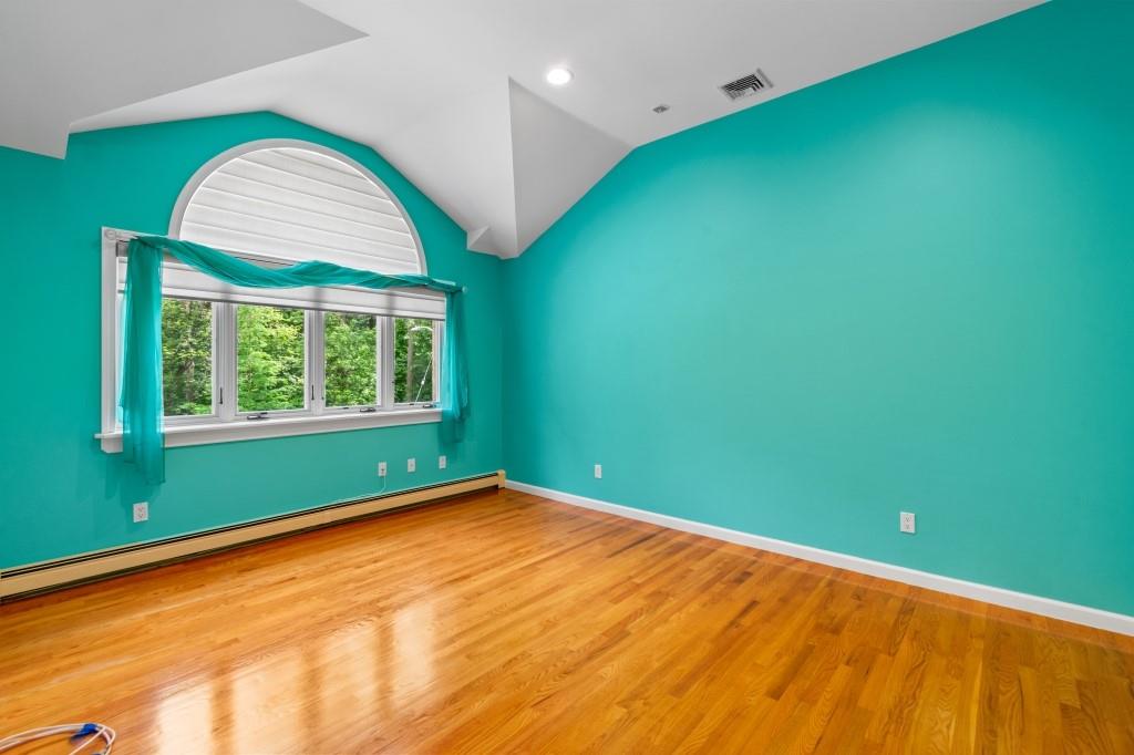 476 Hargold Avenue Pleasant Plains Staten Island NY 10309