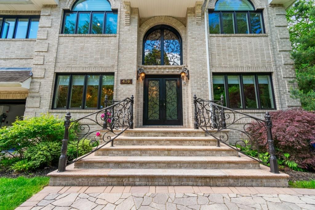 476 Hargold Avenue Pleasant Plains Staten Island NY 10309