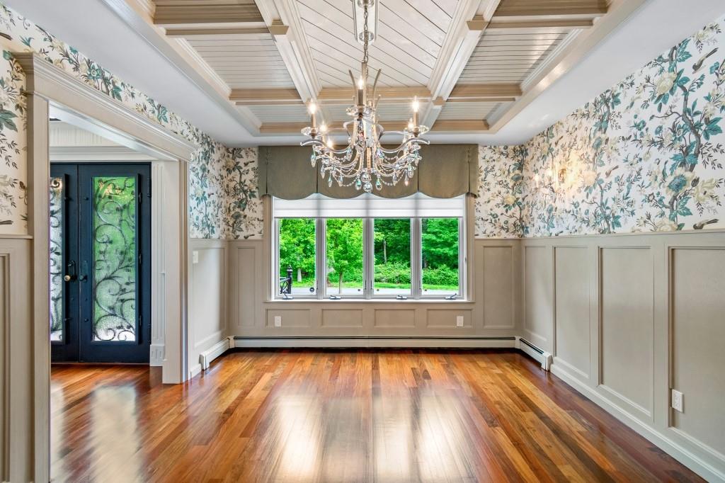 476 Hargold Avenue Pleasant Plains Staten Island NY 10309