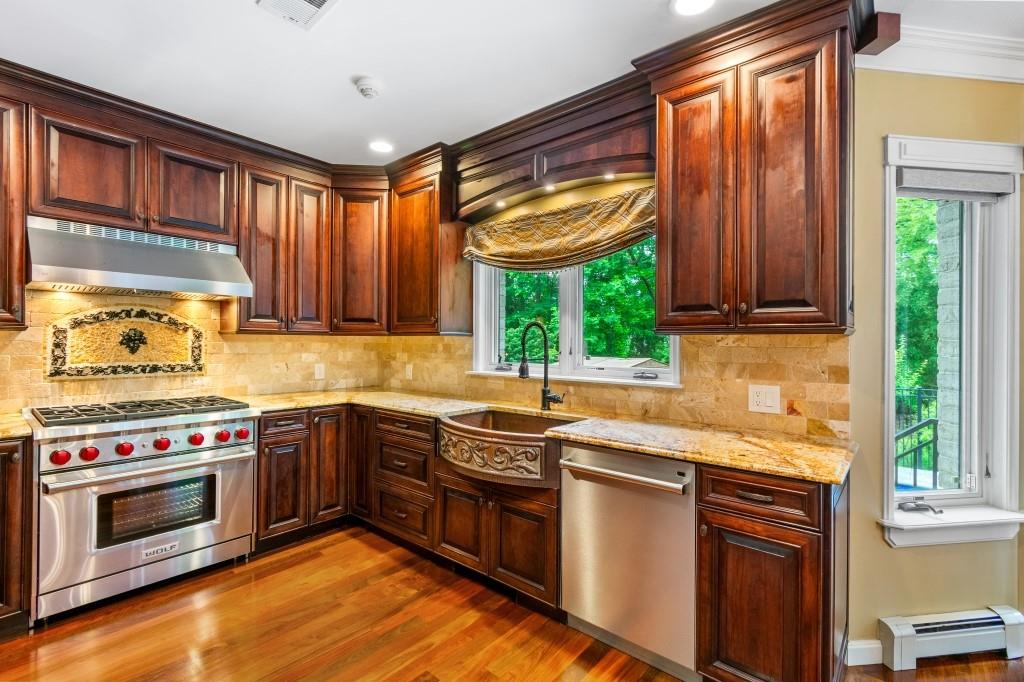 476 Hargold Avenue Pleasant Plains Staten Island NY 10309