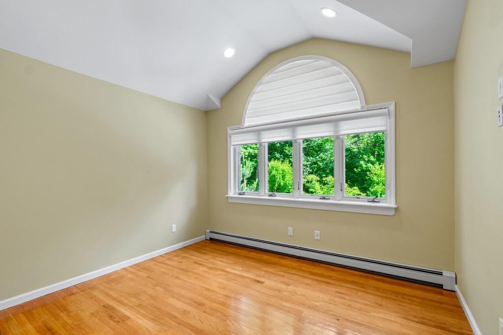 476 Hargold Avenue Pleasant Plains Staten Island NY 10309