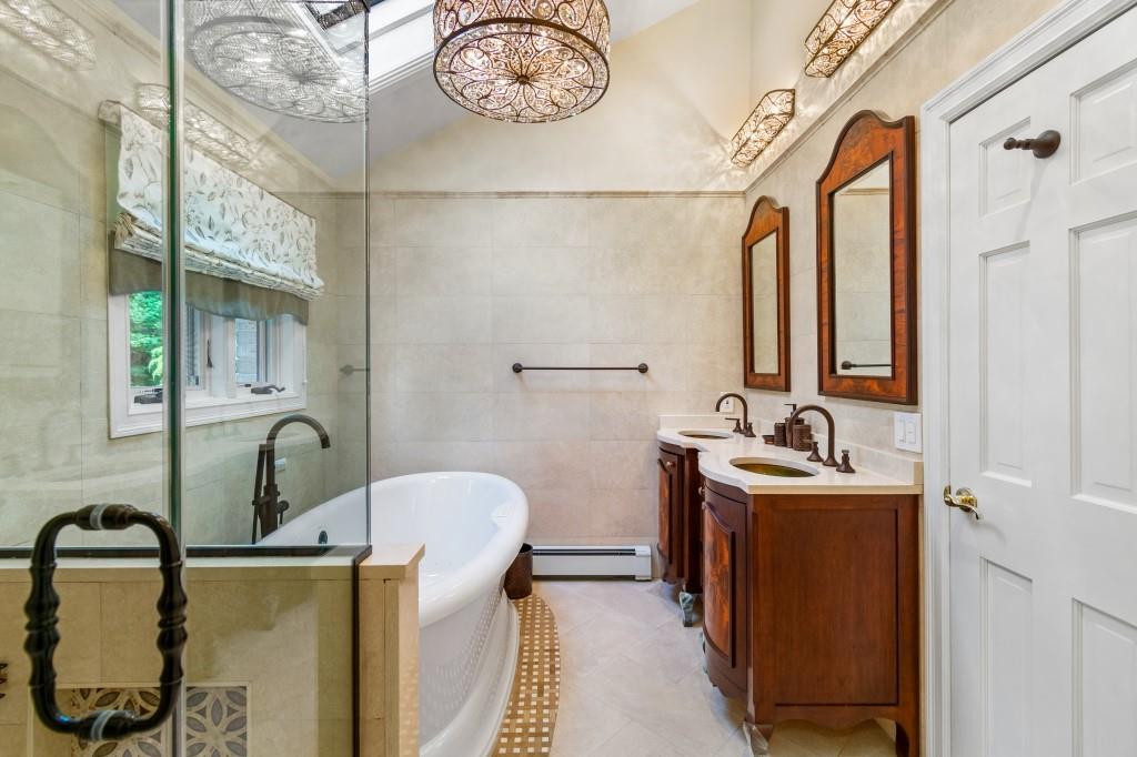 476 Hargold Avenue Pleasant Plains Staten Island NY 10309