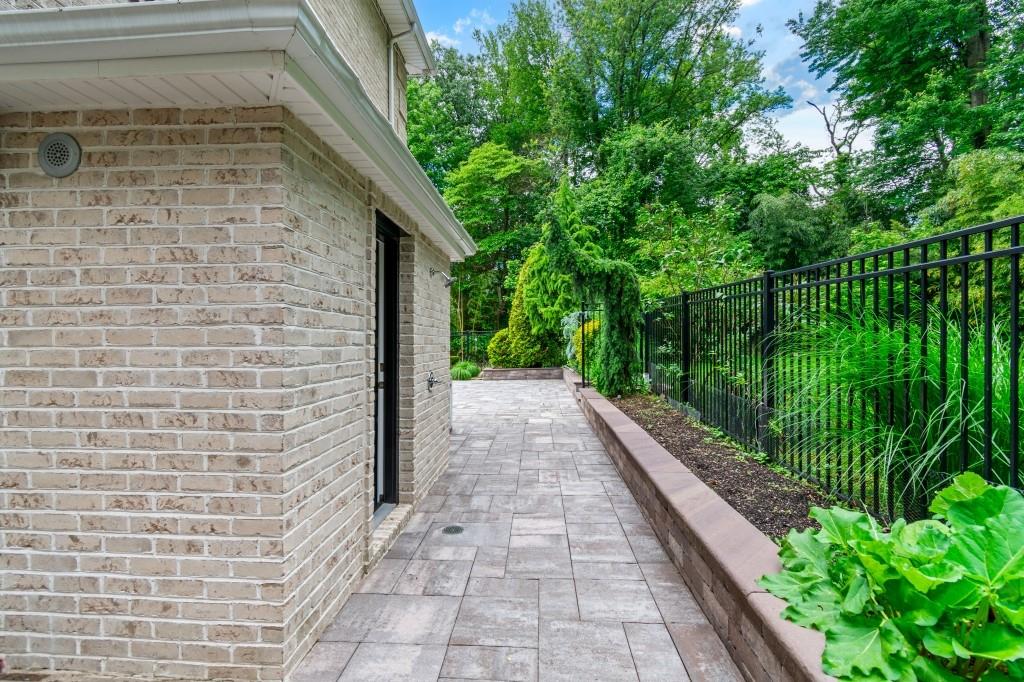 476 Hargold Avenue Pleasant Plains Staten Island NY 10309