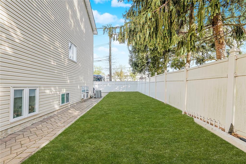 68 Erika Loop Arden Heights Staten Island NY 10312