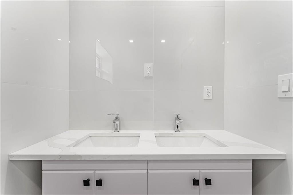 191-06 102nd Avenue Hollis Queens NY 11423