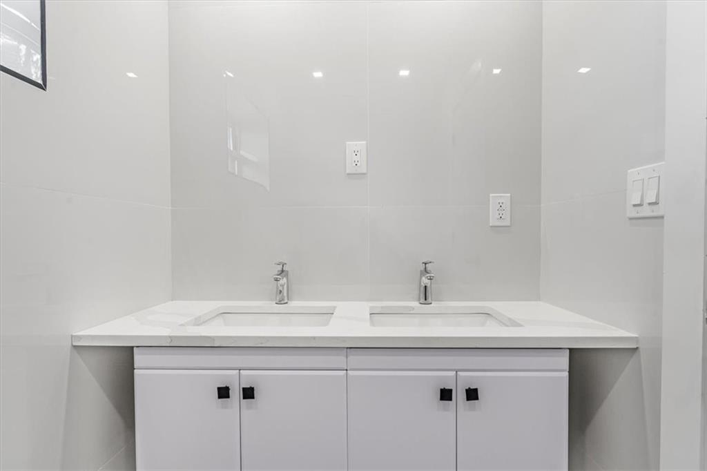 191-06 102nd Avenue Hollis Queens NY 11423