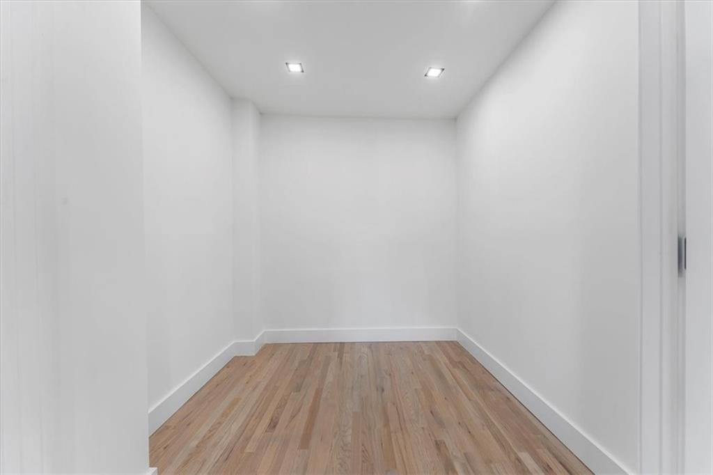191-06 102nd Avenue Hollis Queens NY 11423