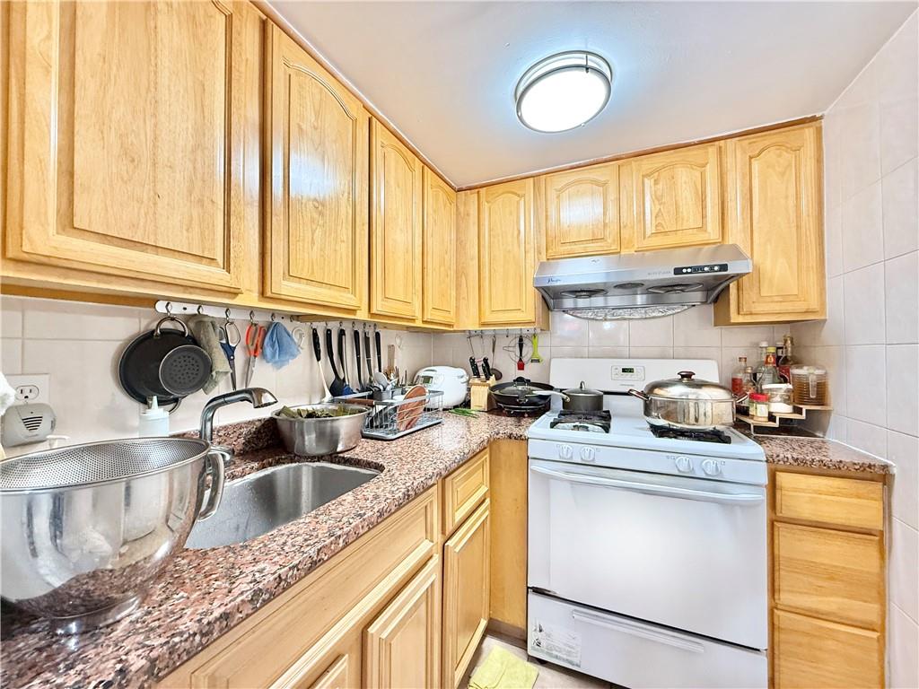 1871 West 8th Street Gravesend Brooklyn NY 11223