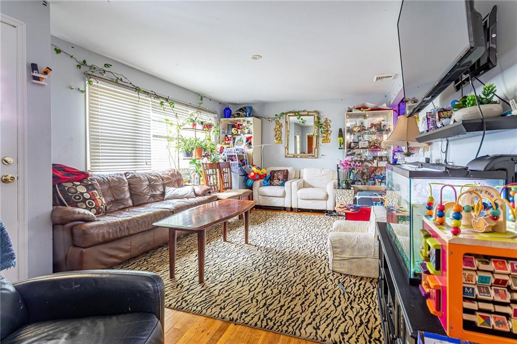 27 Bascom Place Willowbrook Staten Island NY 10314