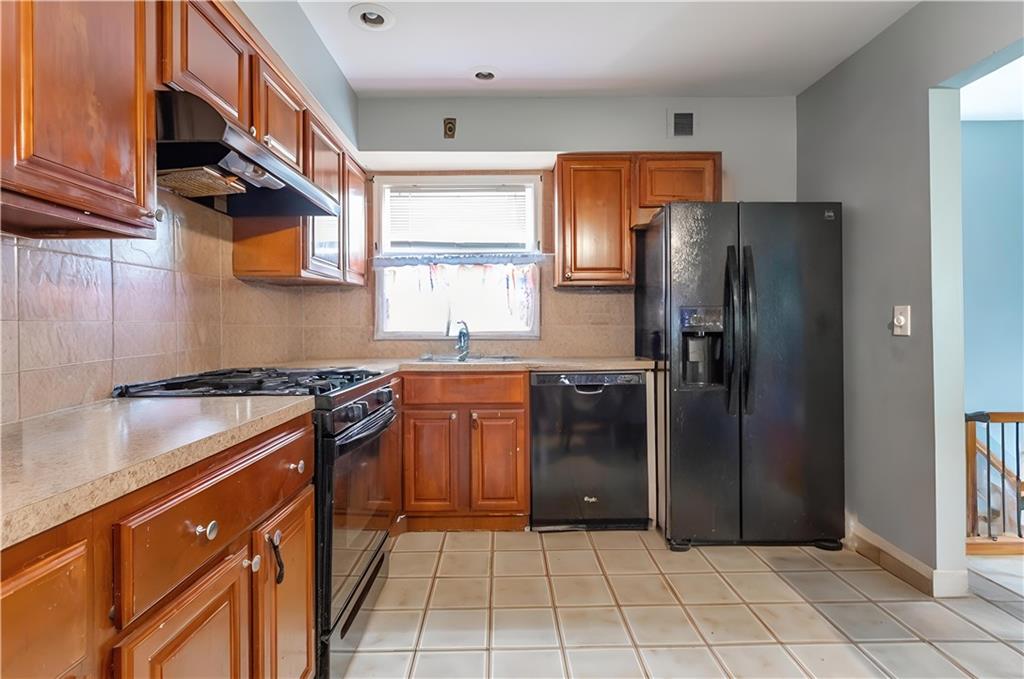 27 Bascom Place Willowbrook Staten Island NY 10314
