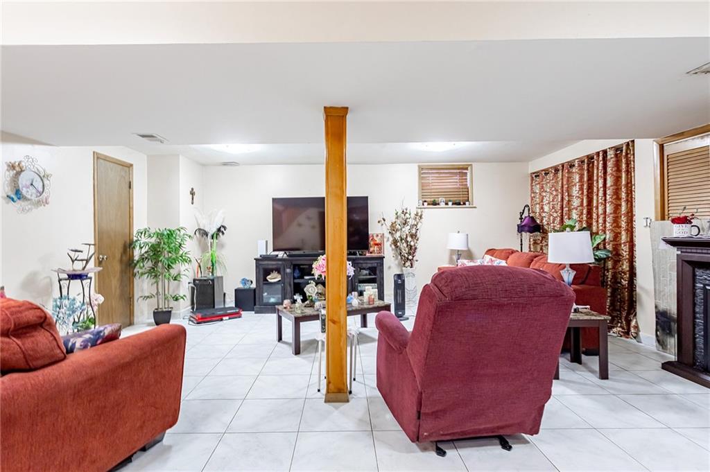 27 Bascom Place Willowbrook Staten Island NY 10314