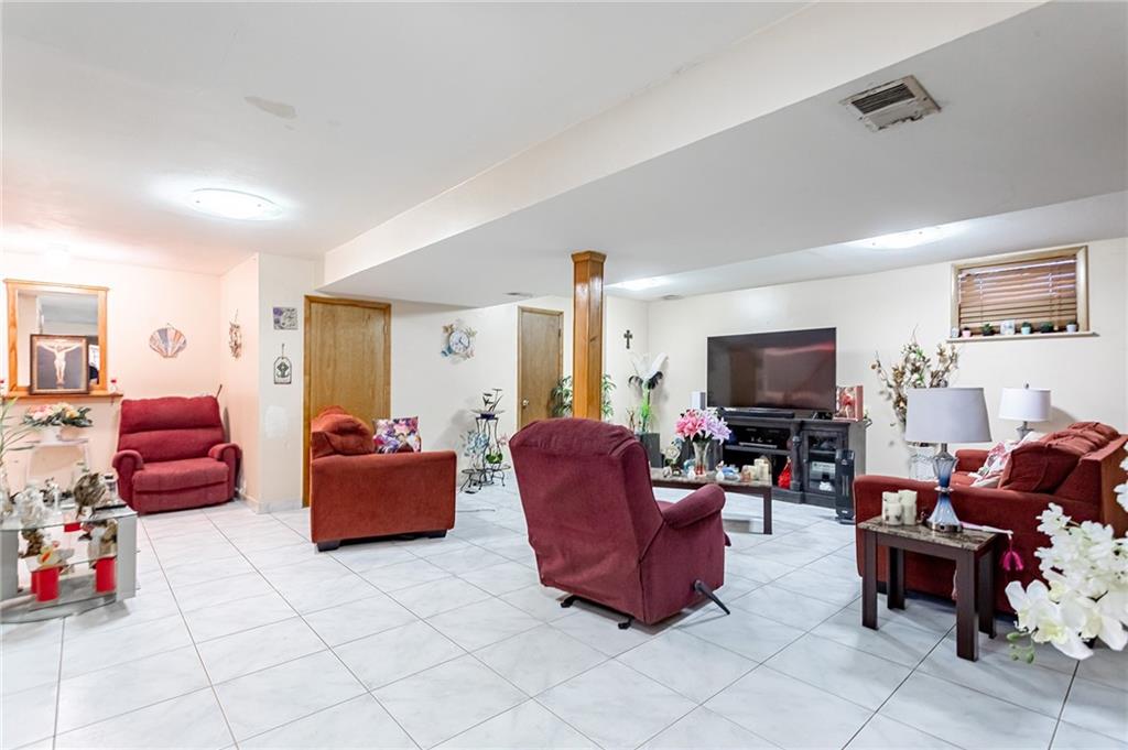 27 Bascom Place Willowbrook Staten Island NY 10314