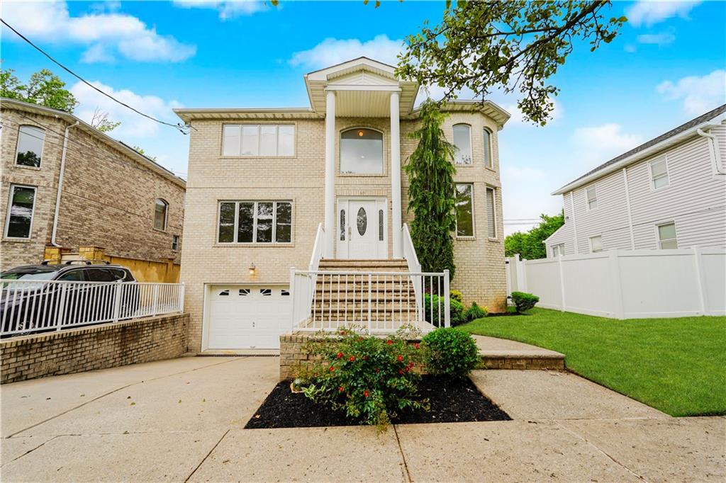 30 Carlton Court Huguenot Staten Island NY 10312