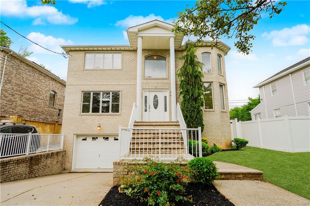 30 Carlton Court Huguenot Staten Island NY 10312