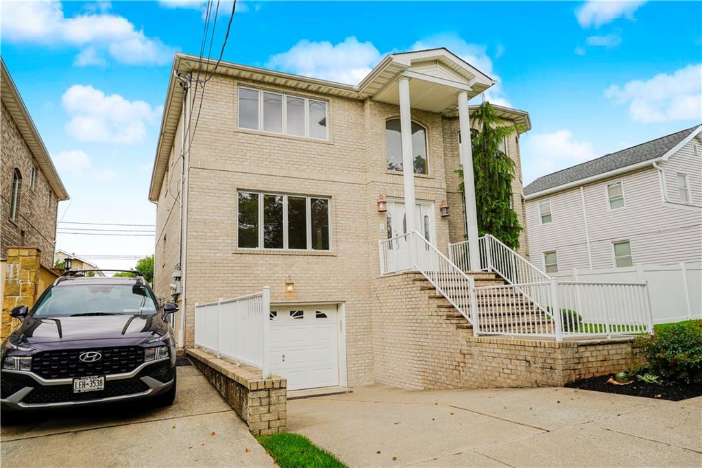 30 Carlton Court Huguenot Staten Island NY 10312