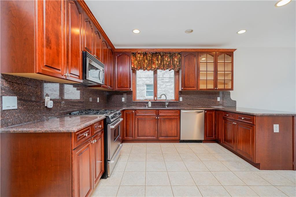 30 Carlton Court Huguenot Staten Island NY 10312
