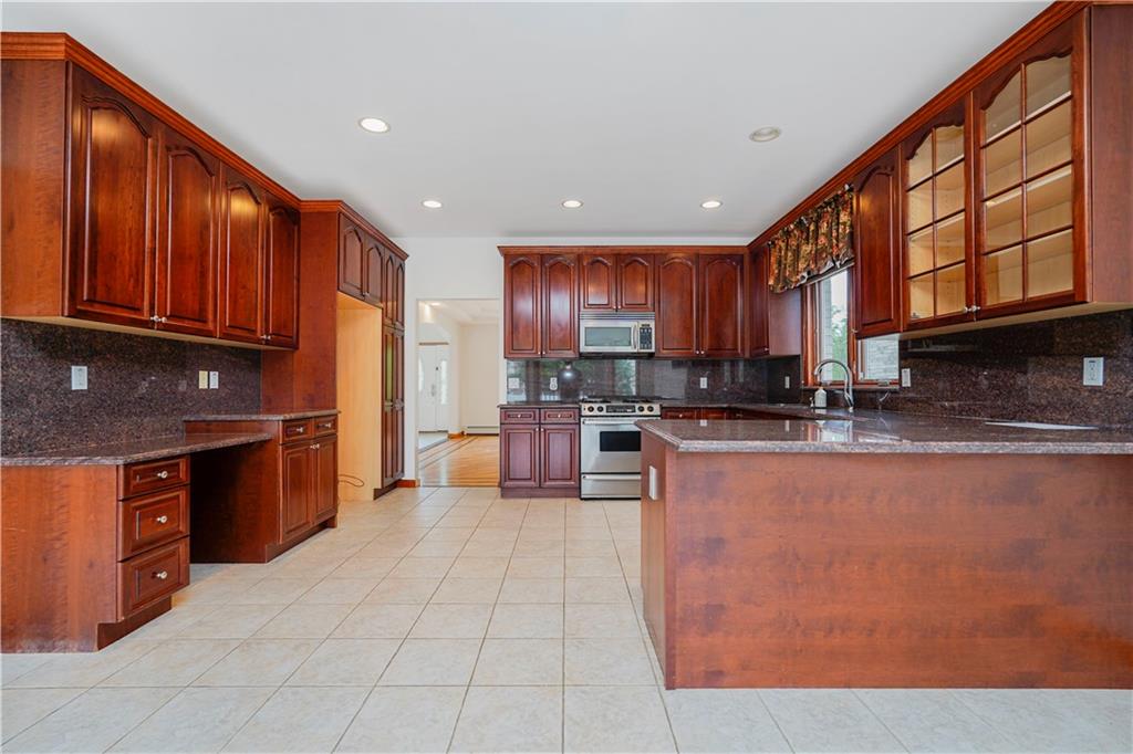 30 Carlton Court Huguenot Staten Island NY 10312
