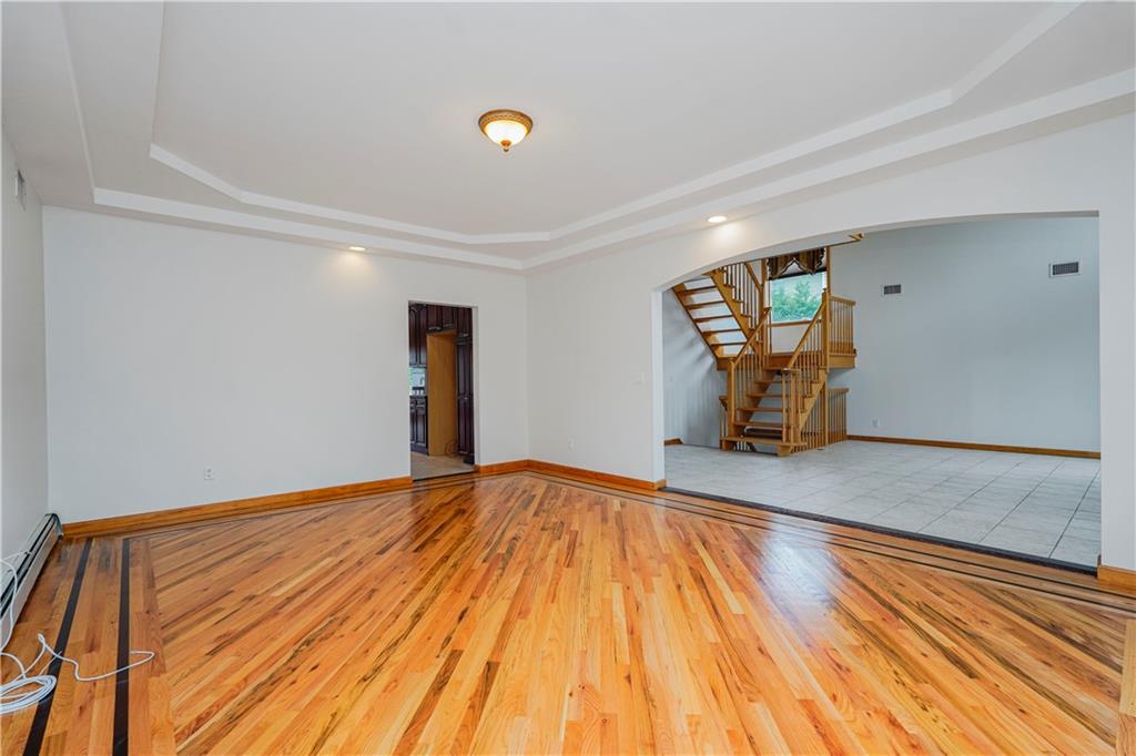 30 Carlton Court Huguenot Staten Island NY 10312