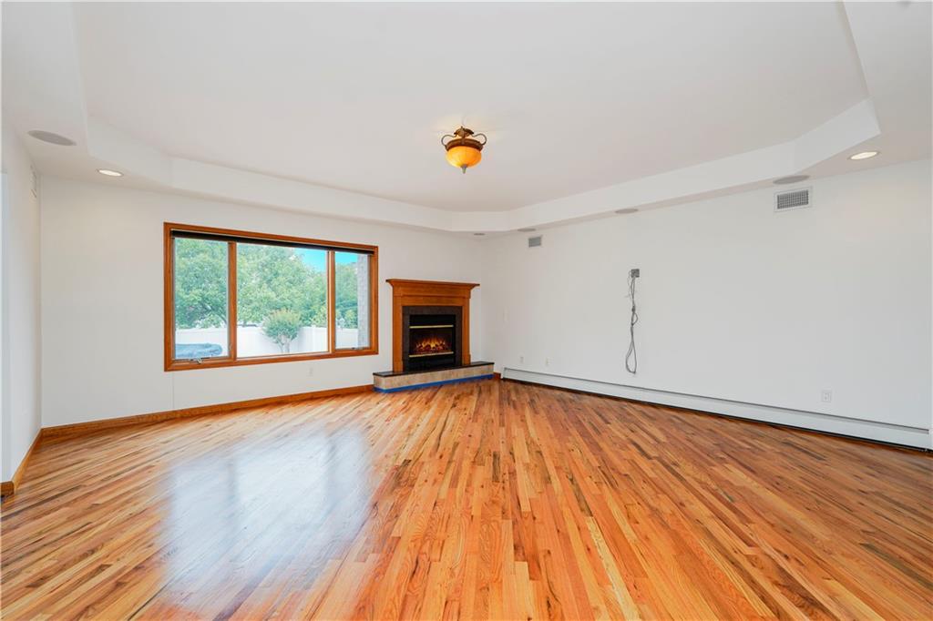 30 Carlton Court Huguenot Staten Island NY 10312