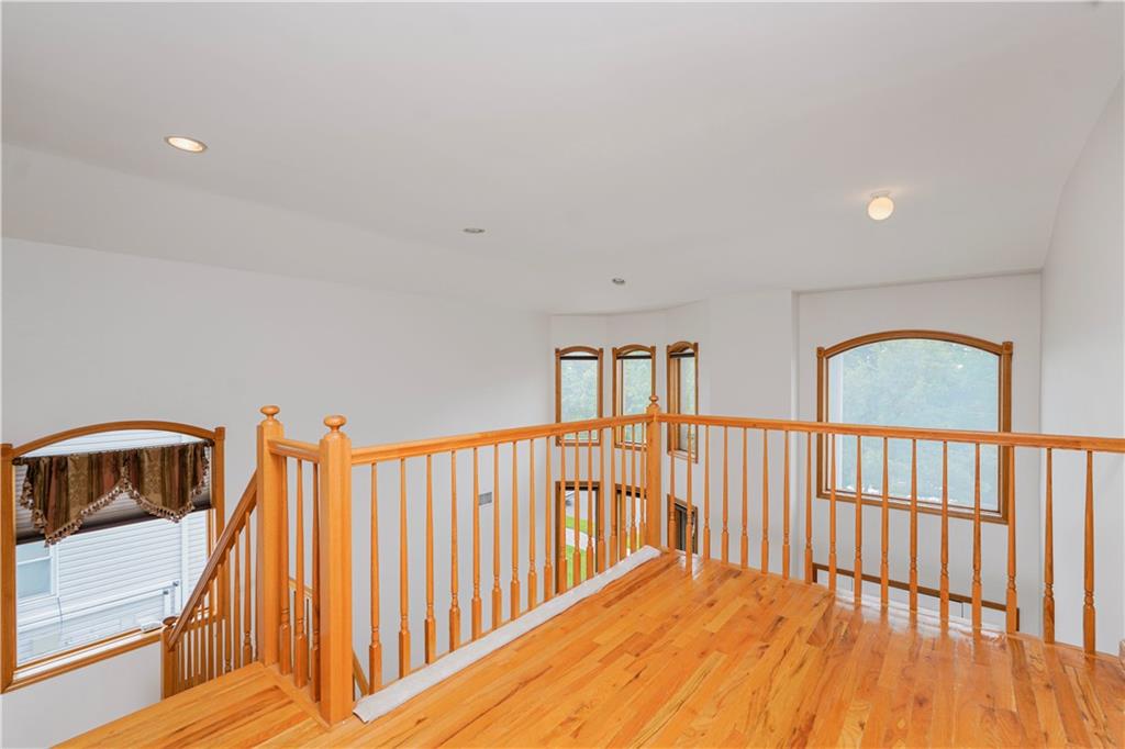 30 Carlton Court Huguenot Staten Island NY 10312