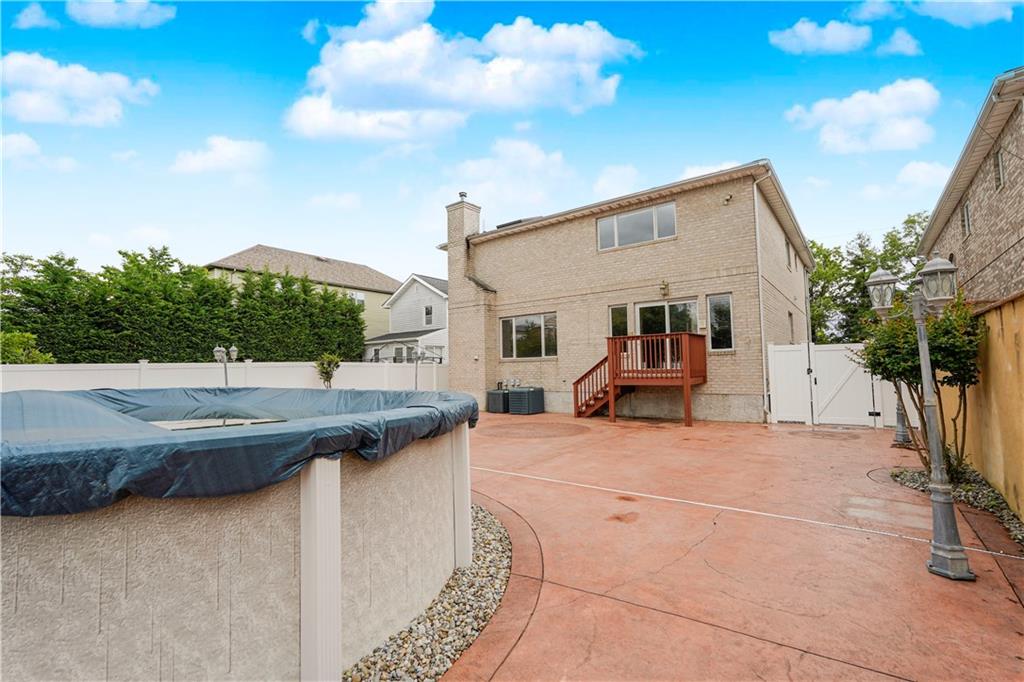 30 Carlton Court Huguenot Staten Island NY 10312