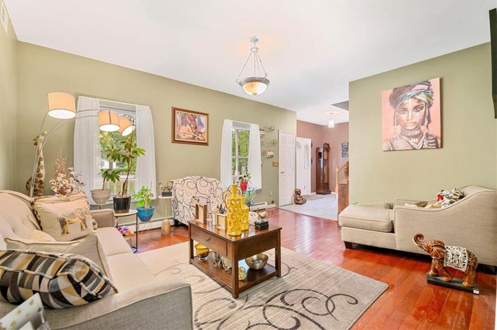 418 Randall Road Out of NYC Suffolk County NY 11961