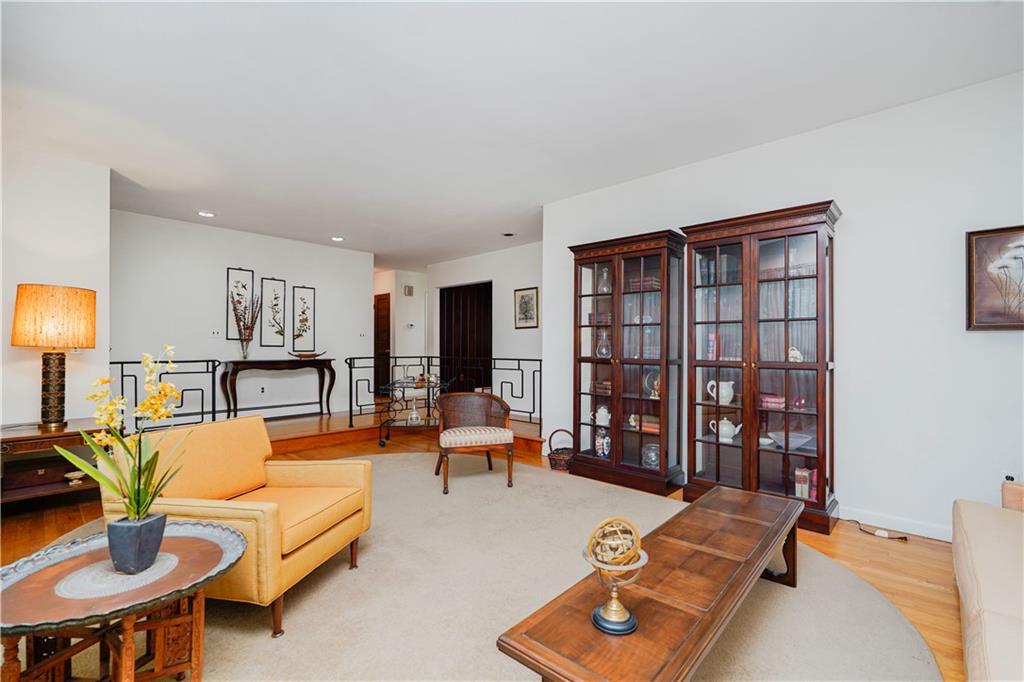 60 Cedar Terrace Grymes Hill Staten Island NY 10304