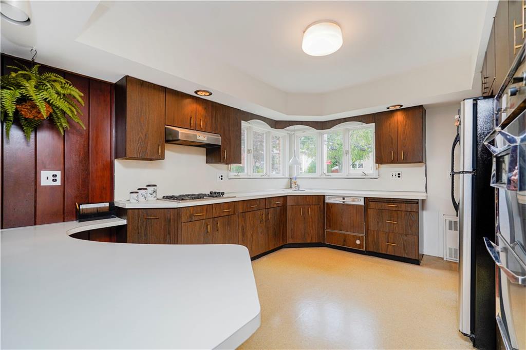 60 Cedar Terrace Grymes Hill Staten Island NY 10304