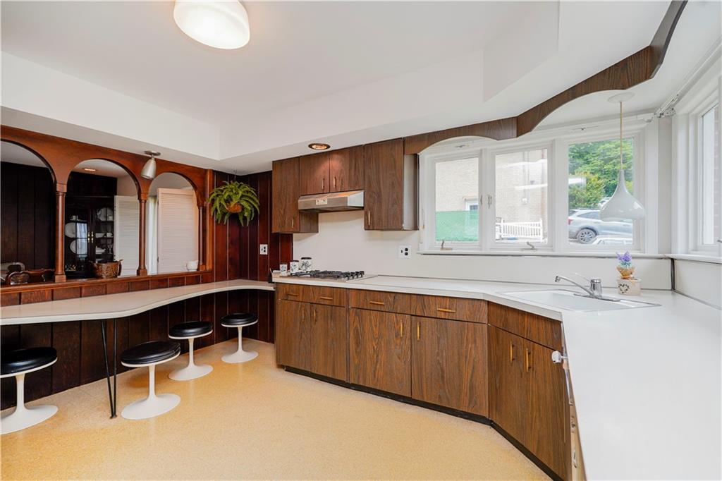 60 Cedar Terrace Grymes Hill Staten Island NY 10304