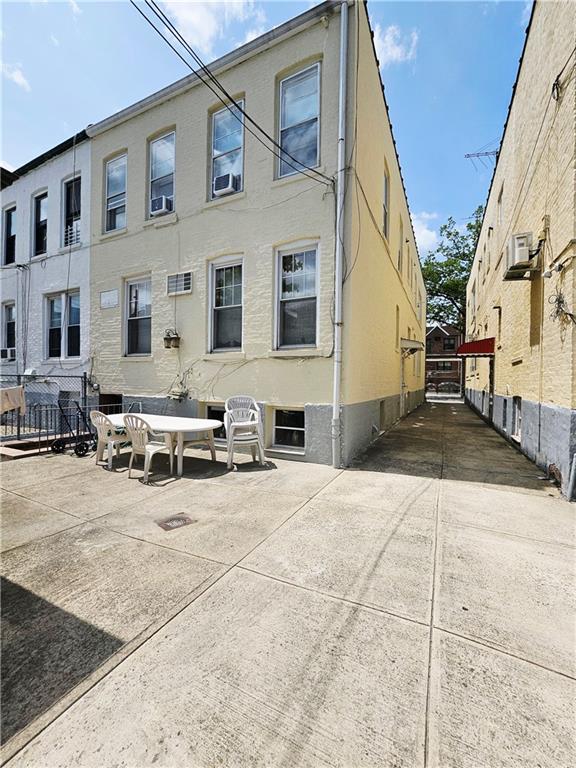 1725 West 4th Street Bensonhurst Brooklyn NY 11223
