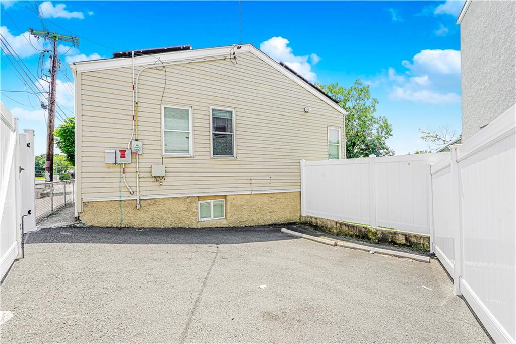 483 Van Duzer Street Tompkinsville Staten Island NY 10301