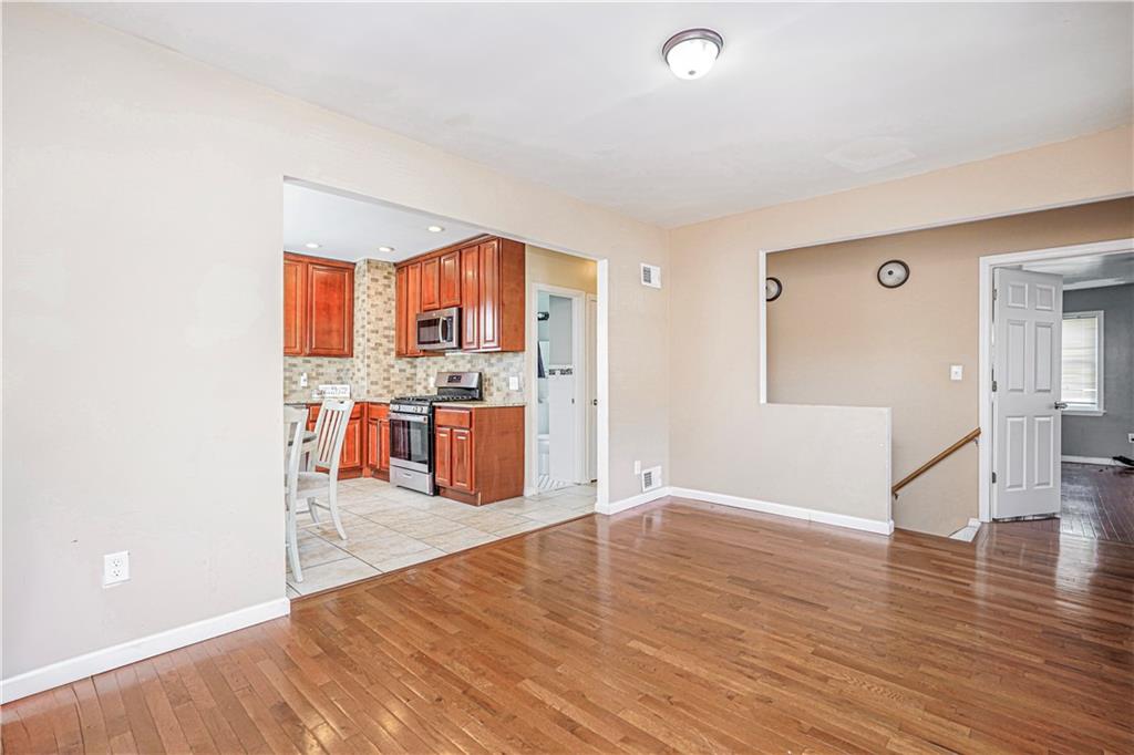 483 Van Duzer Street Tompkinsville Staten Island NY 10301