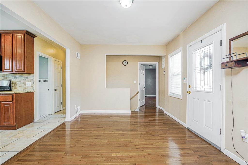 483 Van Duzer Street Tompkinsville Staten Island NY 10301