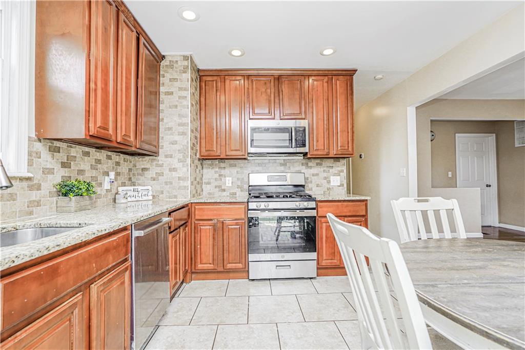 483 Van Duzer Street Tompkinsville Staten Island NY 10301