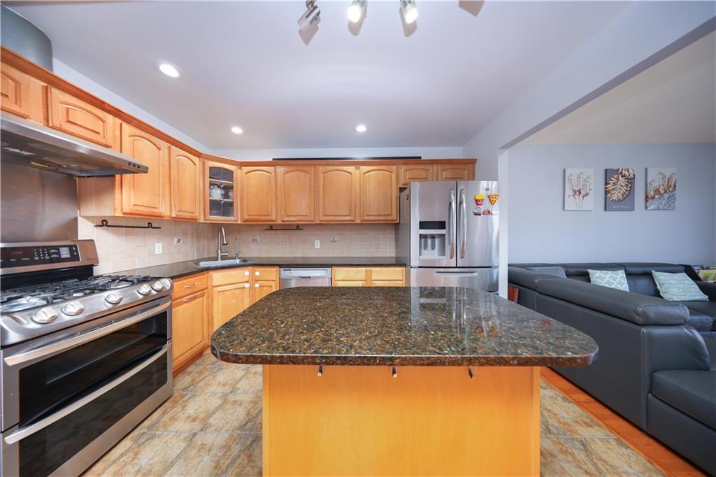 39 Bay 38th Street Bensonhurst Brooklyn NY 11214